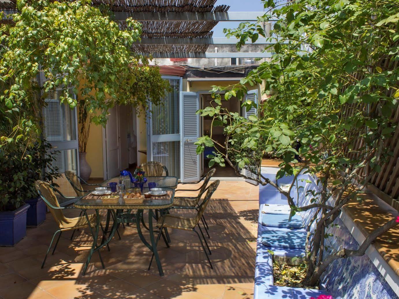 Dimora Dei Giganti Bed & Breakfast Naples Exterior photo